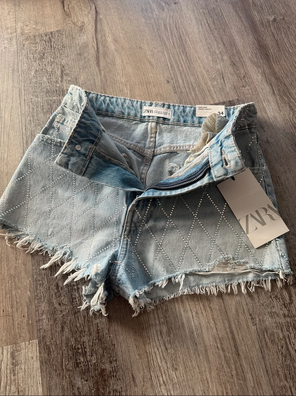 ZARA Light Wash Quilted Denim Shorts with Frayed Hem
